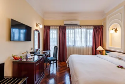 Century City Deluxe Doppelzimmer — Hotel Majestic Saigon