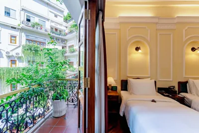 Century Pool Deluxe-Zimmer (Doppel- oder Twinzimmer) — Hotel Majestic Saigon